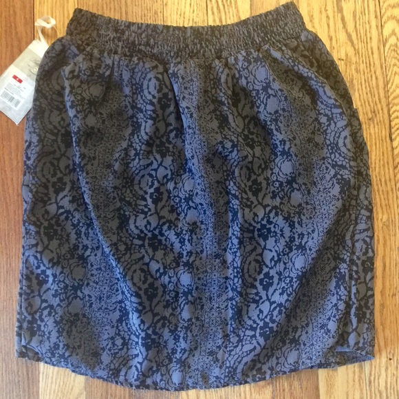 NWT Converse mock wrap mini skirt - sz 4 - Picture 2 of 2
